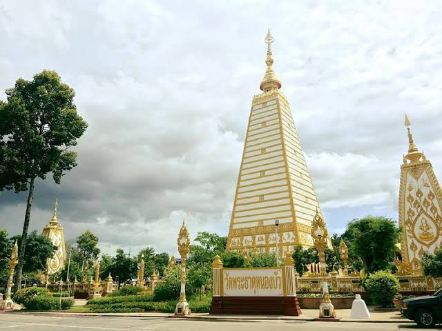 วัดพระธาตุหนองบัว